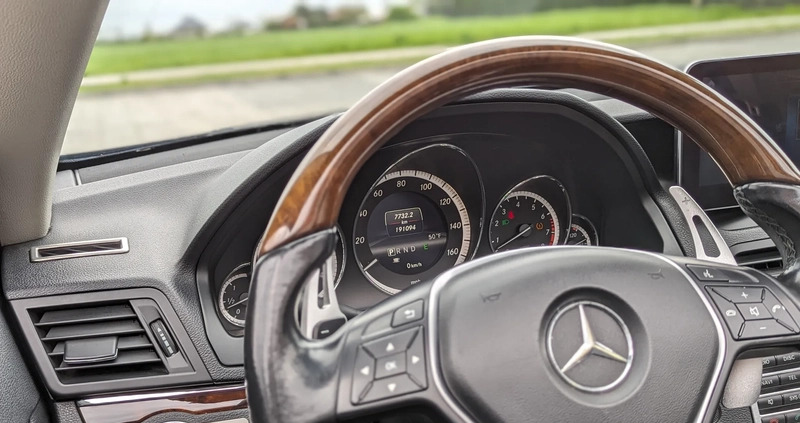 Mercedes-Benz Klasa E cena 64900 przebieg: 191000, rok produkcji 2013 z Tarnów małe 191